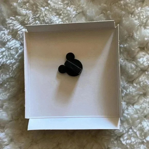 Epcot Disney parks pin - Picture 3 of 3